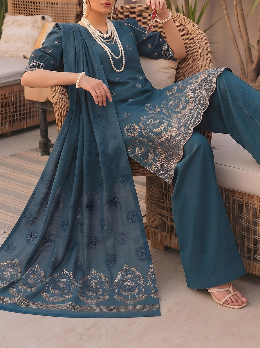 Areena Embroidered Winter D-827